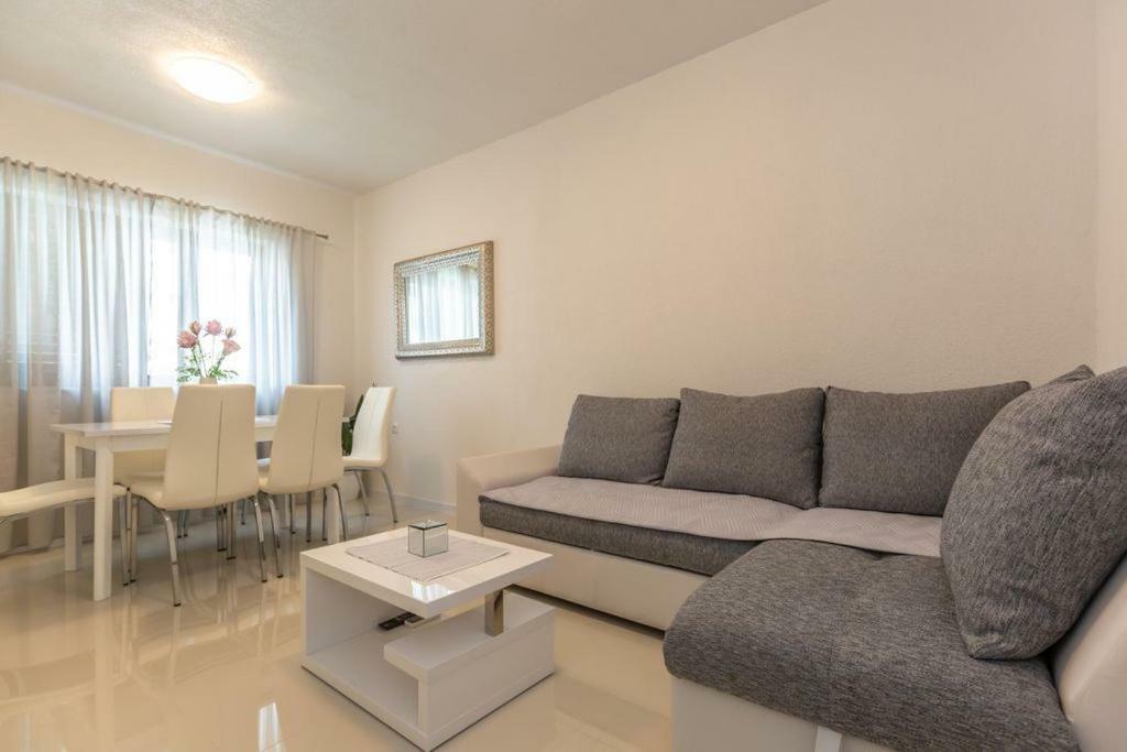 Tatijana Holiday Apartments Макарска Экстерьер фото